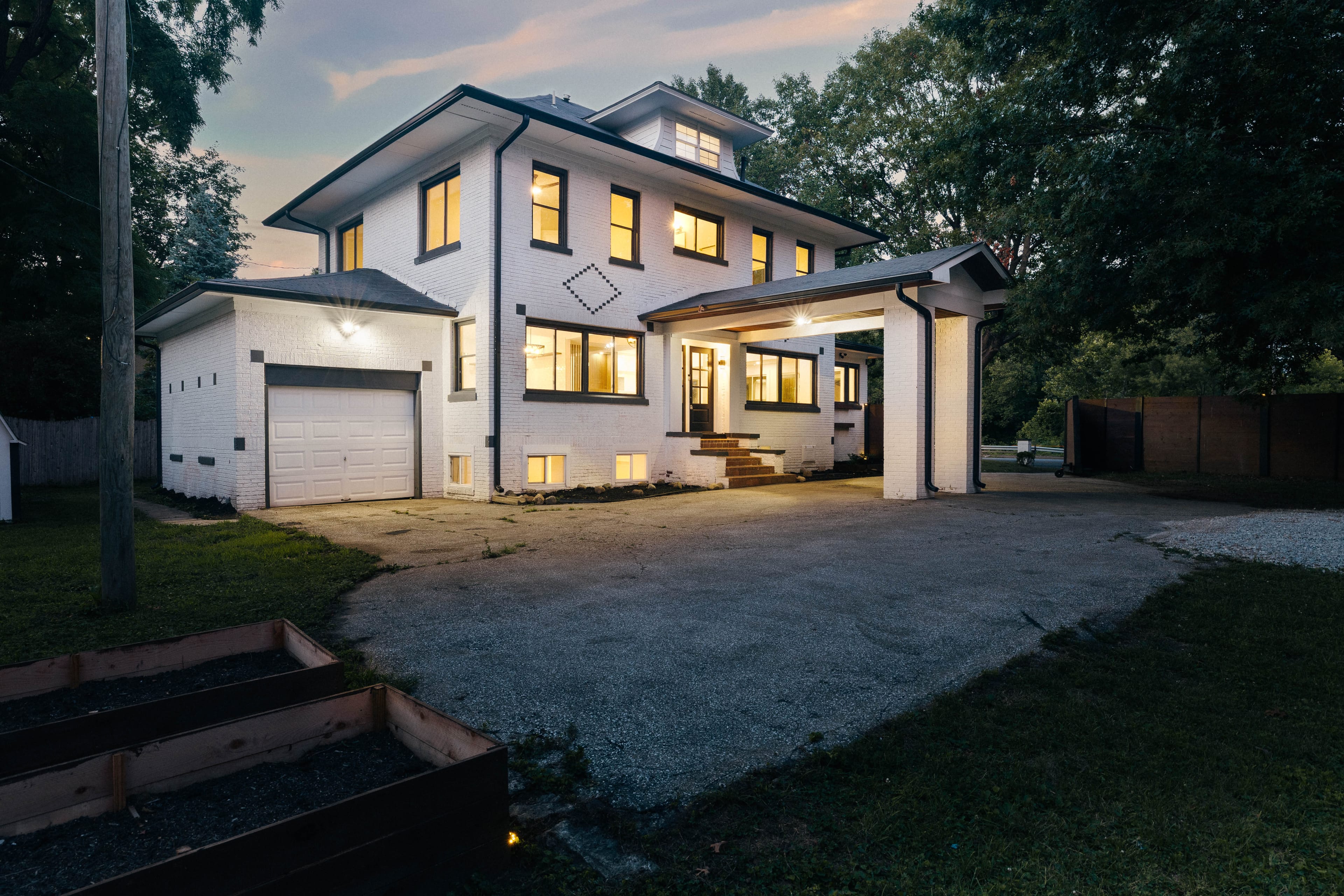 Estate exterior photographed by Himelick Media